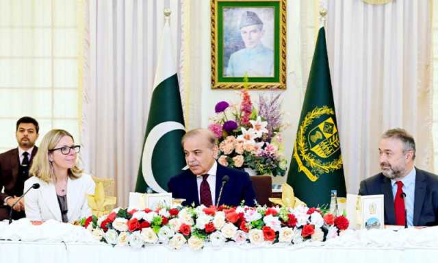 عالمی بینک پاکستان کی ترقی میں کلیدی شراکت دار ہے، 20 ارب ڈالر سے زائد کی سرمایہ کاری پر شکر گزار ہیں: وزیراعظم