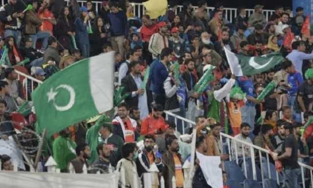 ’پاکستان زندہ باد‘ کی گونج، راولپنڈی میں پی ایس ایل کا شاندار آغاز