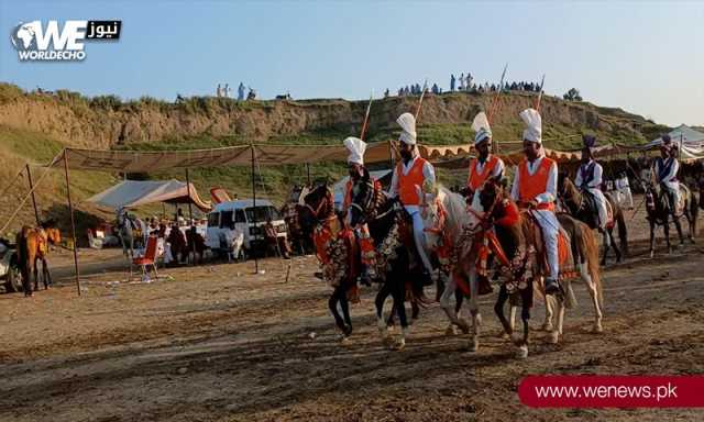 بھارت کشمیریوں کو خوفزدہ نہ کر سکا، روایتی میلہ جوش و خروش سے جاری