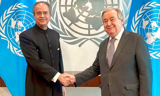 اقوام متحدہ سیکریٹری جنرل سے پاکستانی مندوب عاصم افتخار کی ملاقات، پاک بھارت کشیدگی پر تبادلہ خیال