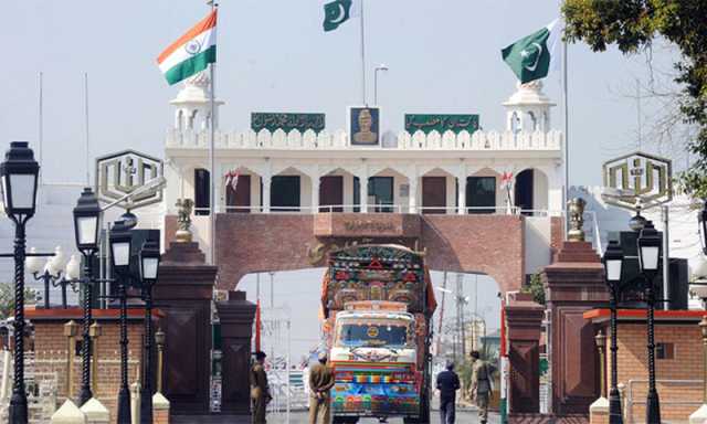 پاکستان نے 150 افغان ٹرکوں کو بھارت میں داخلے کی اجازت کیوں دی؟