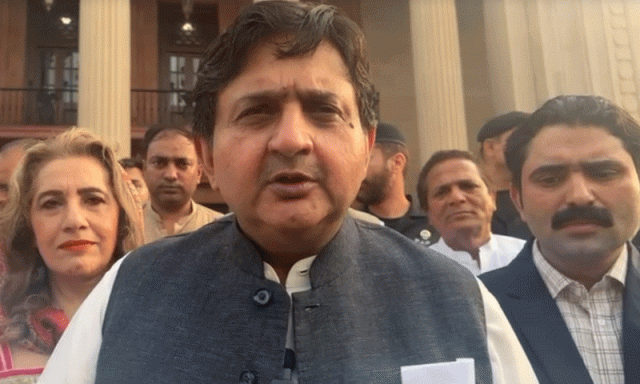 محسوس ہوتا ہے کہ ستائیسویں آئینی ترمیم پر کام شروع ہو چکا، ملک محمد احمد خان