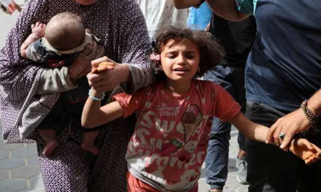 غزہ سے بیمار اور زخمی بچوں کا پہلا گروپ علاج کے لیے برطانیہ روانہ
