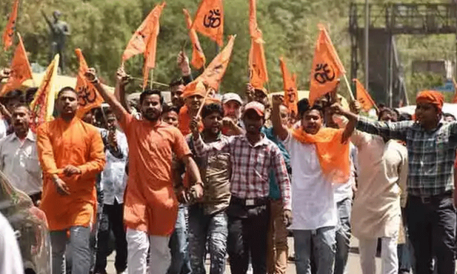 بی جے پی کا میرٹ پر حملہ: کشمیری مسلم طلبہ کے داخلوں پر مذہبی اعتراضات