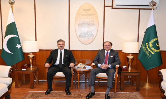 چیف جسٹس سے وفاقی وزیر خزانہ کی ملاقات، عدالتی اصلاحات اور ٹیکس مقدمات پر تبادلہ خیال