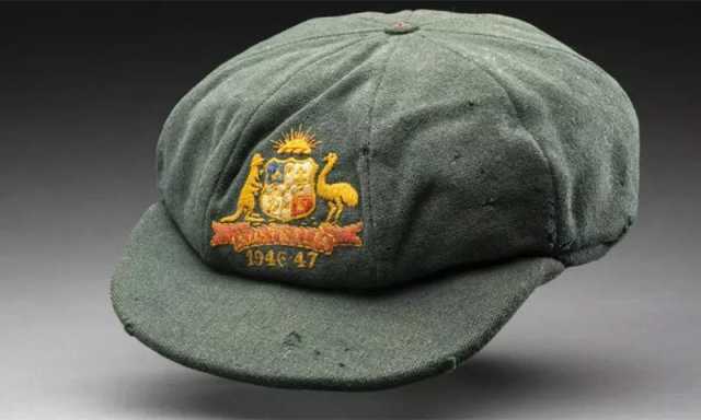 ڈان بریڈمین کی 47-1946 ایشز کی ’بیگی گرین‘ ٹوپی 8 کروڑ 15 لاکھ روپے میں فروخت