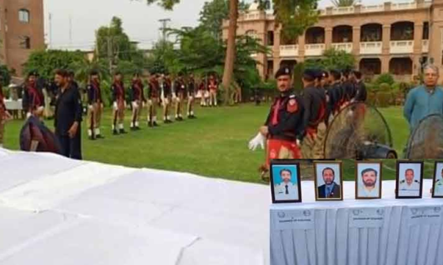 باجوڑ ہیلی کاپٹر حادثے میں شہید 5 اہلکاروں کی نمازِ جنازہ ادا  