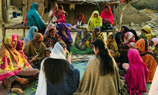 چُپ کی عمر: دیہی خواتین اور سن یاس کے گرد پھیلی خاموشی