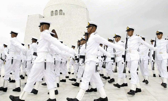 یومِ آزادی پر مزارِ قائد اور مزارِ اقبال پر گارڈز کی تبدیلی کی پروقار تقاریب
