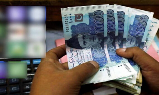 وفاقی حکومت کی بڑی کامیابی: 2 ہزار 600 ارب روپے کے قرضے مقررہ وقت سے پہلے ادا