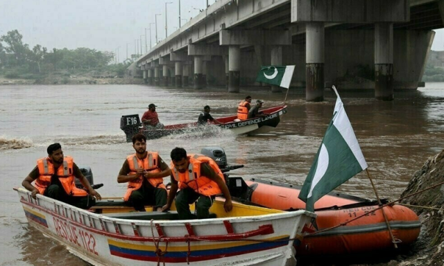 دریائے ستلج اور سندھ میں پانی کی سطح بلند، متعدد علاقوں میں سیلابی صورتحال