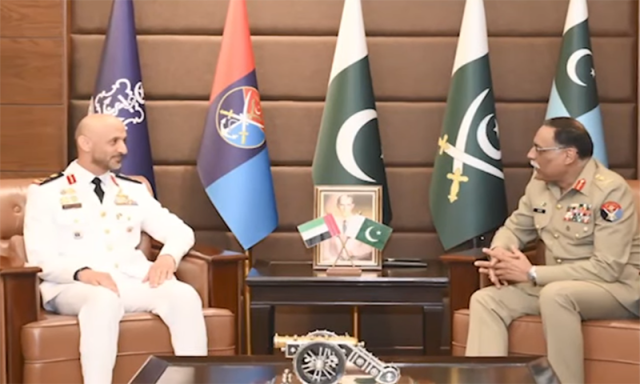 یو اے ای نیول کمانڈر کی چیئرمین جوائنٹ چیفس آف اسٹاف سے ملاقات‘دفاعی امور پر تبادلہ خیال