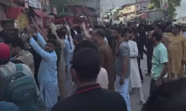 ایکشن کمیٹی احتجاج: ایمبولینس کو راستہ نہ دینے پر شہری دم توڑ گیا