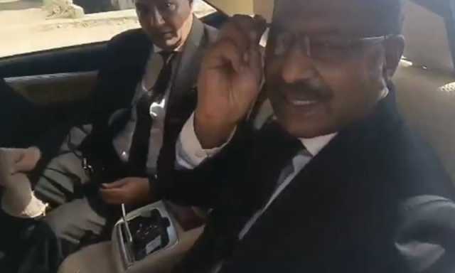 قائمہ کمیٹیوں سے مستعفی ہونے کے بعد پی ٹی آئی سینیٹرز نے سرکاری گاڑیاں واپس کیوں نہیں کیں؟