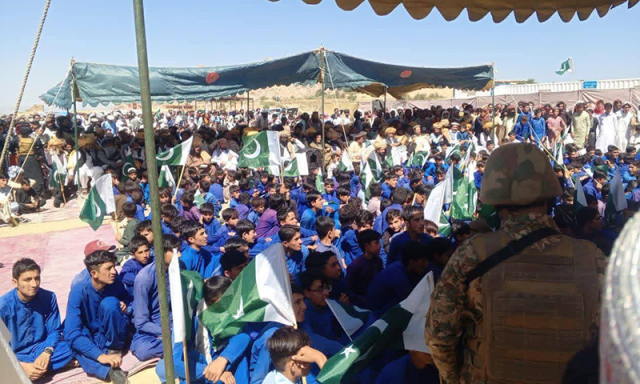 وزیرستان میں تجارتی سرگرمیاں بحال، انگور اڈہ بارڈر 2 سال بعد کھل گیا