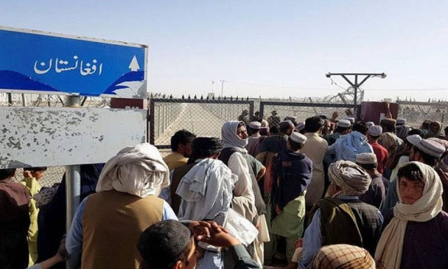 اب تک 3 لاکھ افغان مہاجرین رضاکارانہ طور پر واپس جا چکے ہیں: قائمہ کمیٹی کو بریفنگ