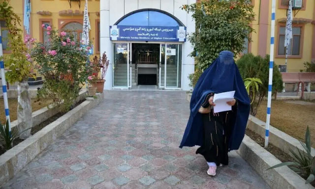 ’افغانستان میں 679 کتابوں پر پابندی، خواتین مصنفین اور ایرانی کتب نمایاں‘