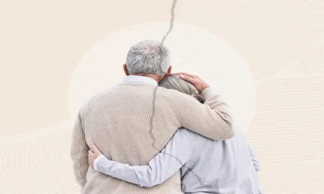 بڑھتی عمر میں طلاق: بالغ بچوں پر کیا اثرات مرتب ہوتے ہیں؟