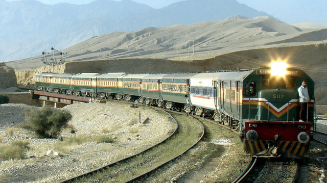 پشاور اور کوئٹہ کا ریلوے رابطہ منقطع، جعفر ایکسپریس 3 روز کے لیے معطل