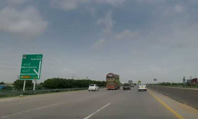 کراچی سے حیدر آباد اور حیدر آباد سے سکھر موٹر وے پر کام کب شروع ہو رہا ہے؟