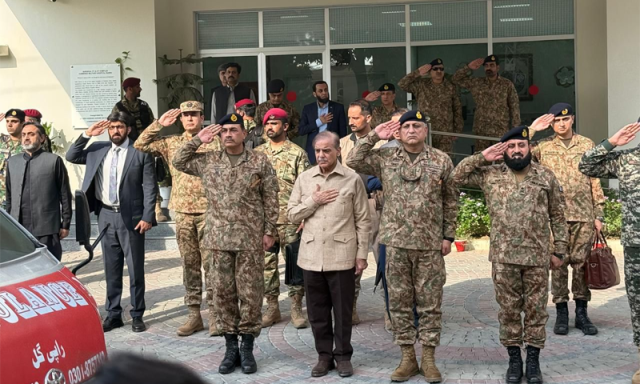 افغانستان پاکستان یا خارجیوں میں سے کسی ایک کا انتخاب کرے، وزیراعظم شہباز شریف