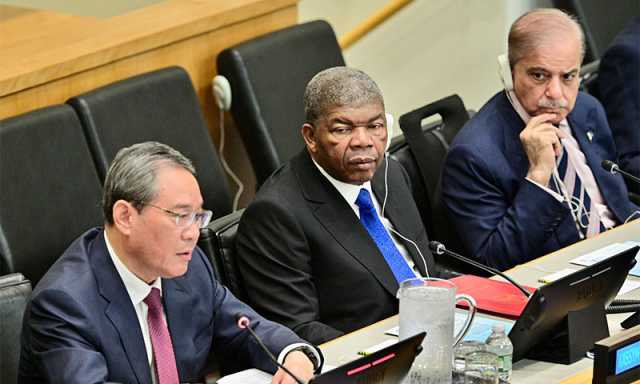 نیویارک: وزیراعظم کی ترقیاتی اقدام اجلاس میں شرکت، چینی ہم منصب اور یو این سیکریٹری جنرل سے ملاقات