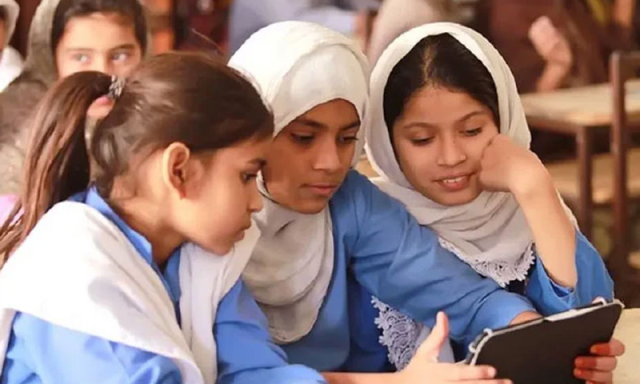 پنجاب: اسکولز کے طلبہ و طالبات کے لیے بڑی خوشخبری سامنے آگئی