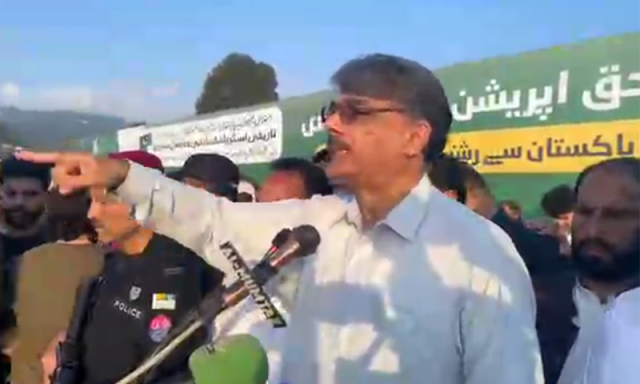 معرکہ حق جلسہ: راولاکوٹ ’پاکستان اور پاک فوج زندہ باد‘ کے نعروں سے گونج اٹھا