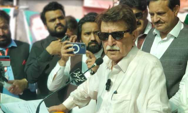’عوام خود کو ایکشن کمیٹی سے الگ کردیں‘، سابق وزیراعظم آزاد کشمیر راجا فاروق حیدر