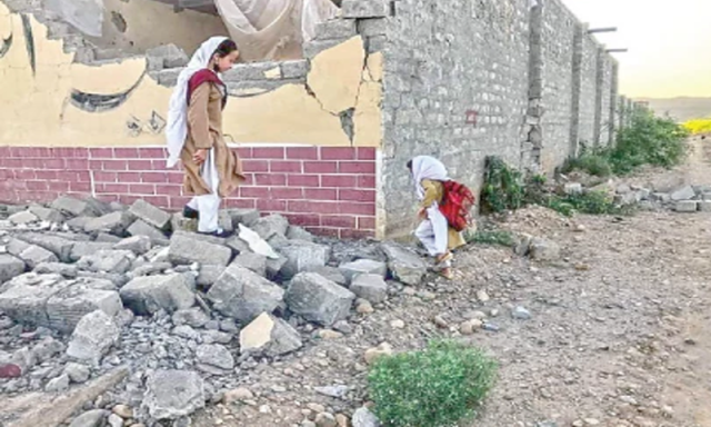 جنوبی وزیرستان: غیر حاضری پر 119 مرد و خواتین اساتذہ معطل