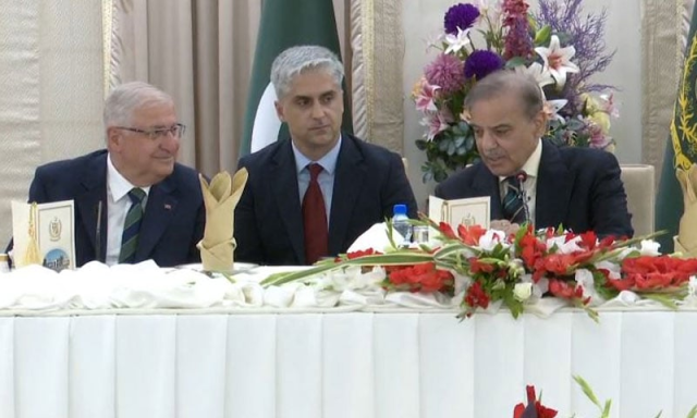 ترک وزیر دفاع کا پاکستان کا دورہ، دوطرفہ تعلقات مزید مضبوط بنانے پر اتفاق