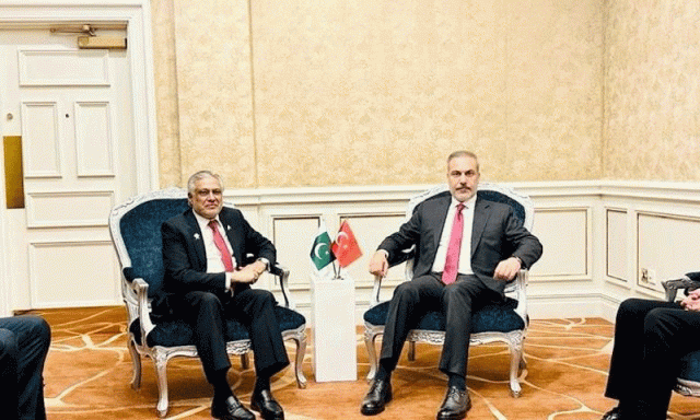 قطر: وزیر خارجہ اسحاق ڈار کی ترک ہم منصب سے ملاقات، دوحہ میں اسرائیلی حملے کی مذمت