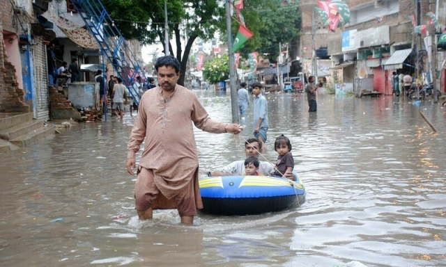 سندھ کے سیلاب زدہ علاقوں میں آئندہ 24 گھنٹوں کے دوران شدید بارش کا انتباہ جاری