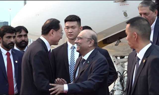 صدر آصف علی زرداری اُرومچی پہنچ گئے، شاندار استقبال