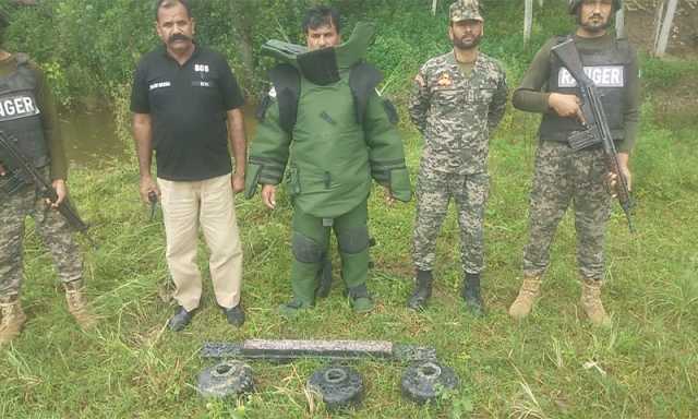 نارووال: سرحدی علاقہ سے ملنے والی بھارتی ساختہ اینٹی ٹینک مائینز کو ناکارہ بنا دیا گیا