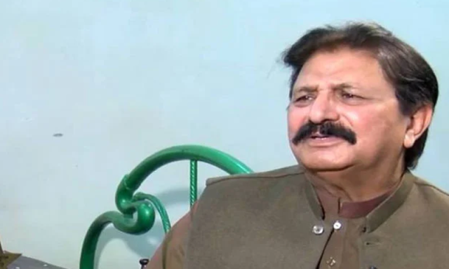 معروف اداکار عشرت عباس خلیل انتقال کرگئے، پشاور میں سپرد خاک