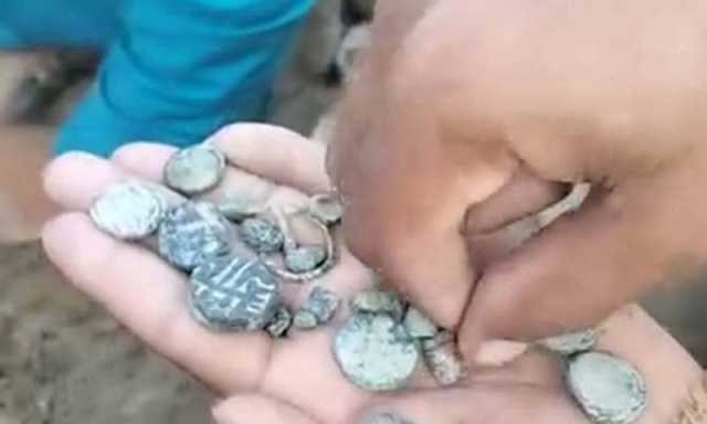 کوہ سلیمان کے برساتی نالے سے قدیم نوادرات اور سکے دریافت