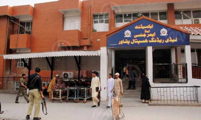 پشاور: لیڈی ریڈنگ اسپتال کے زنانہ انتظار گاہ سے معذور بچی کی لاش برآمد