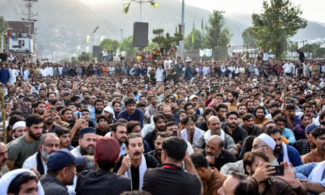 آزاد کشمیر میں مظاہرین کے ساتھ مذاکرات دانشمندانہ فیصلہ، بھارتی ہاتھ کو نظر انداز نہیں کیا جاسکتا، ماہرین