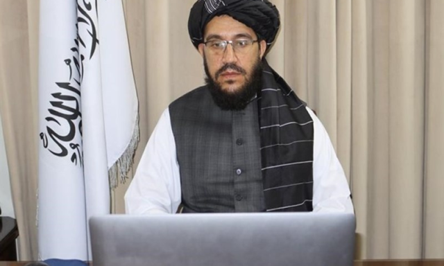 سرحد کھولیں یا پناہ گزینوں کی ملک بدری عارضی طور پر روک دیں، افغان سفیر سردار احمد شکیب