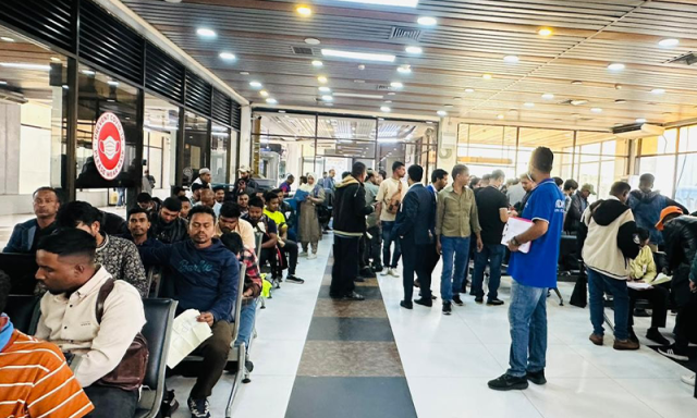 لیبیا میں پھنسے 309 بنگلہ دیشی شہری وطن واپس پہنچ گئے