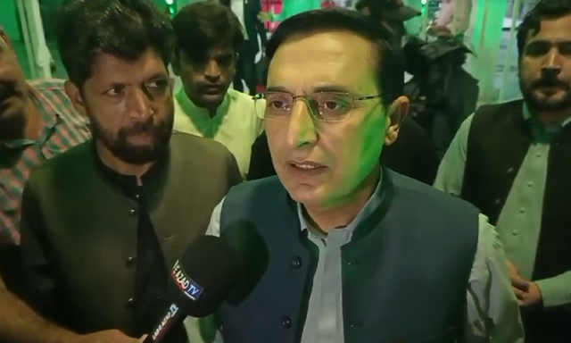 پی ٹی آئی میں کوئی فارورڈ بلاک نہیں، کے پی میں حکومت پی ٹی آئی کی ہی بنے گی، بیرسٹر گوہر