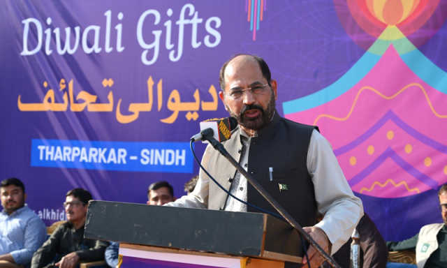 الخدمت فاؤنڈیشن کی جانب سے دیوالی پر 1400 ہندو خاندانوں میں تحائف تقسیم