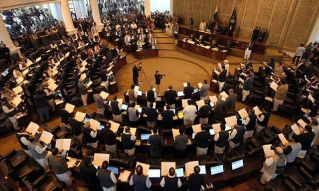 خیبرپختونخوا: نئے وزیراعلیٰ کے لیے 4 امیدوار میدان میں آگئے، علی امین کا استعفیٰ منظور نہ ہونا بھی معمہ
