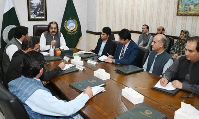 خیبرپختونخوا کابینہ میں ردوبدل، معاون خصوصی ڈاکٹر امجد کو وزیر بنا دیا گیا