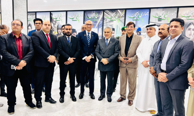 پاکستان سعودی تعلقات نئے دور میں داخل، اسحاق ڈار کا ریاض میں سفارت خانۂ پاکستان کا دورہ