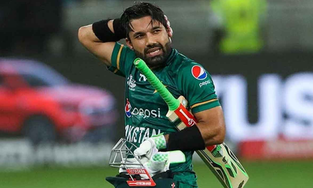 محمد رضوان کا سینٹرل کنٹریکٹ پر دستخط کرنے سے انکار، پی سی بی سے اہم سوال بھی پوچھ لیے