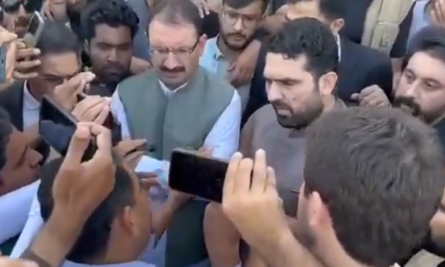 پاکستان آئینی بحران کا شکار، عدلیہ کو آئینی ترمیم کے ذریعے یرغمال بنایا گیا، وزیراعلیٰ خیبر پختونخوا