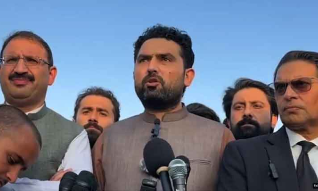 سہیل آفریدی کی عمران خان سے پھر ملاقات نہ ہوسکی، توہین عدالت کی درخواست دائر کرنے کا اعلان