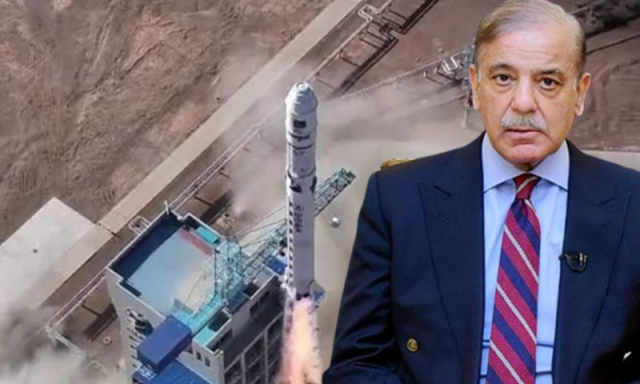 پاکستان کا پہلا ہائپر اسپیکٹرل سیٹلائٹ کامیابی سے خلا میں پہنچ گیا، وزیراعظم کی سائنسدانوں کو مبارکباد